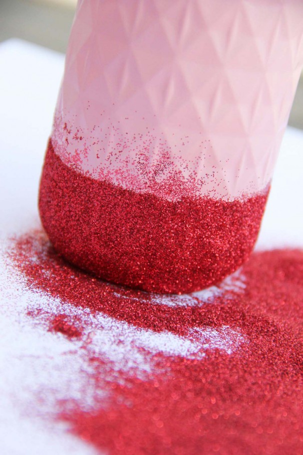 Red glitter mason jar 605x907