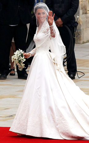 Kate Middleton's Wedding Dress Could Attract More Visitors to Buckingham  Palace in a Single Summer Than Ever Before