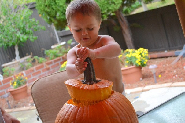 toddler pumpkin carving