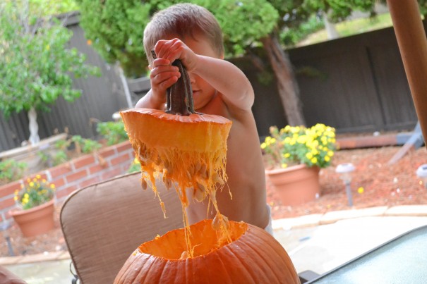 toddler pumpkin carving