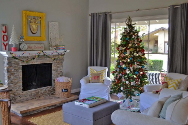 christmas family room decor