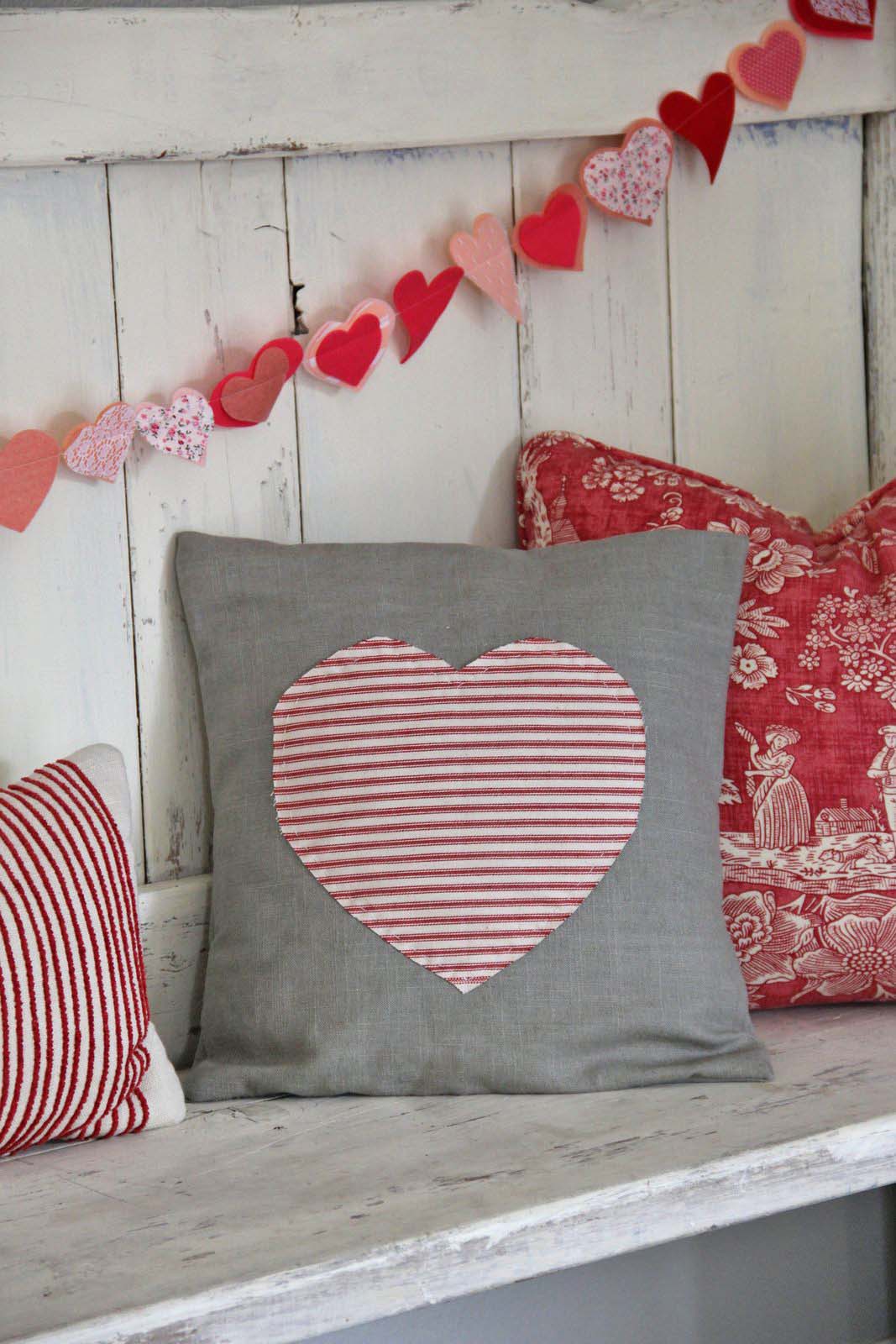 Easy Heart Envelope Pillow - craft - Little Miss Momma
