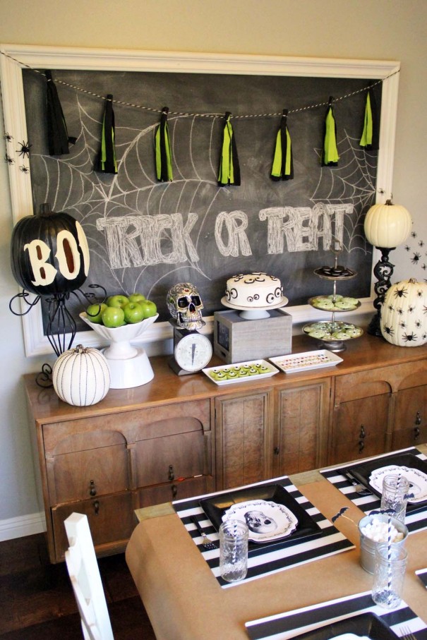 halloween dessert table decor