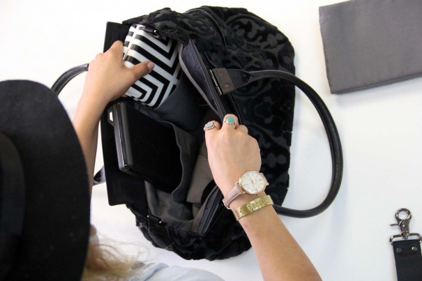 petunia cake bag black inside