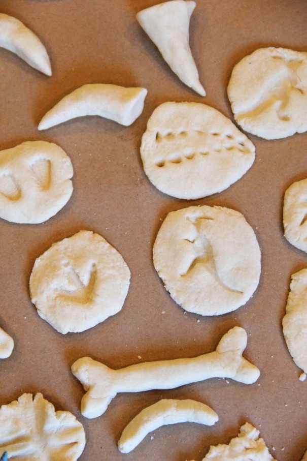 diy dinosaur bones with play dough